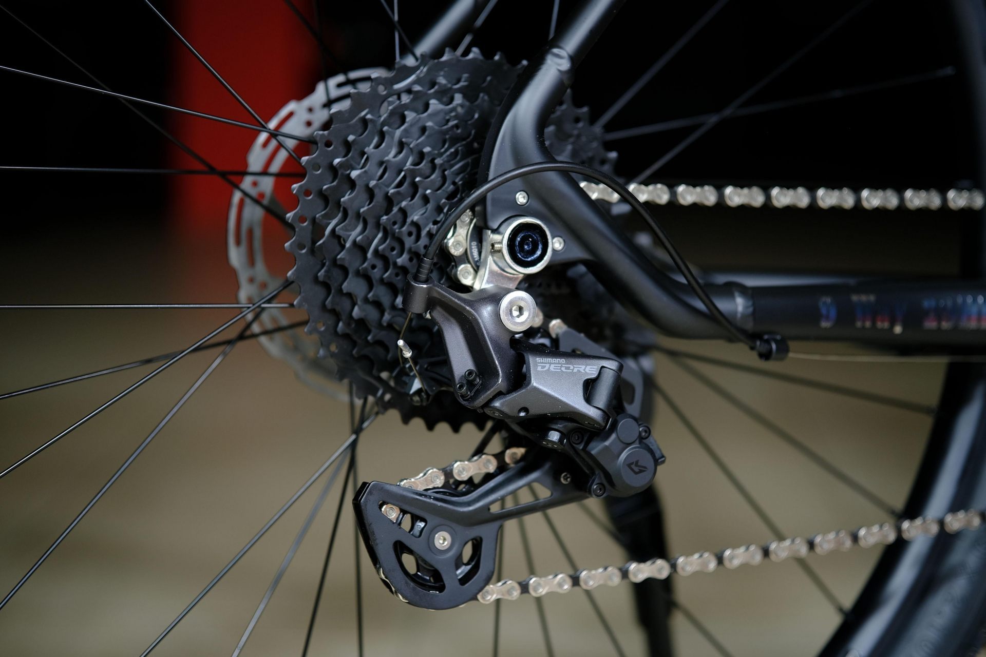 Задний переключатель Shimano Deore
 HOKE 9 Way 29 HD матовый чёрный 21